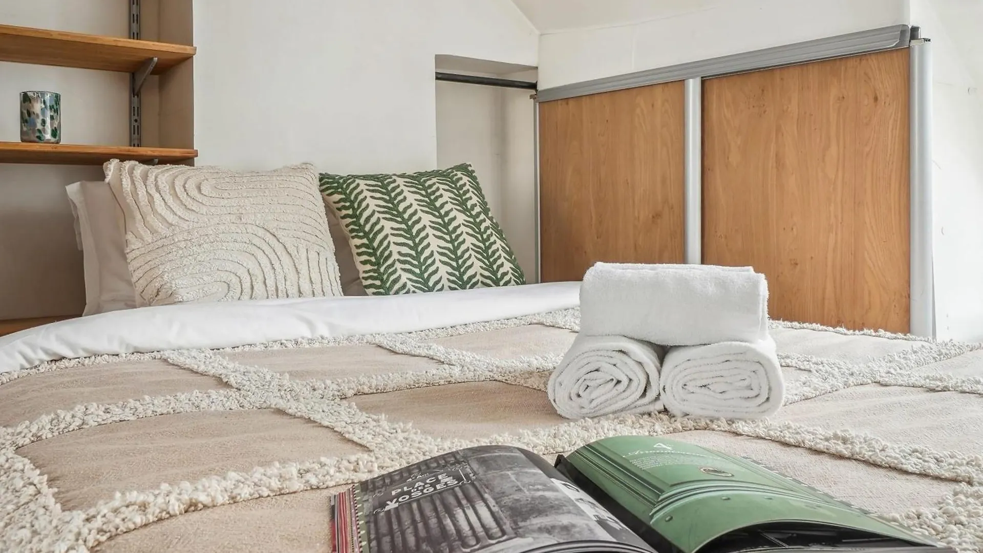 Apartment Place Des Vosges & Le Marais - Cityapartmentstay Paris