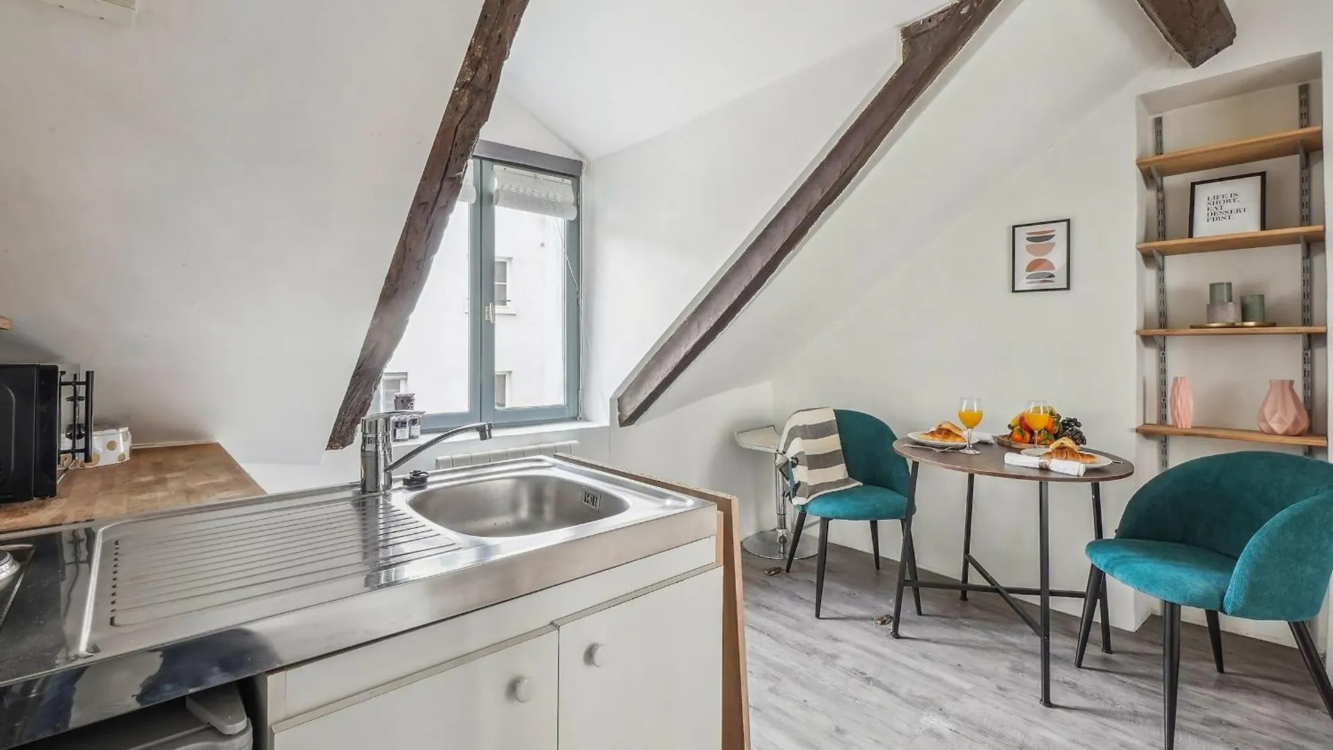 Place Des Vosges & Le Marais - Cityapartmentstay Paris 0*,  France