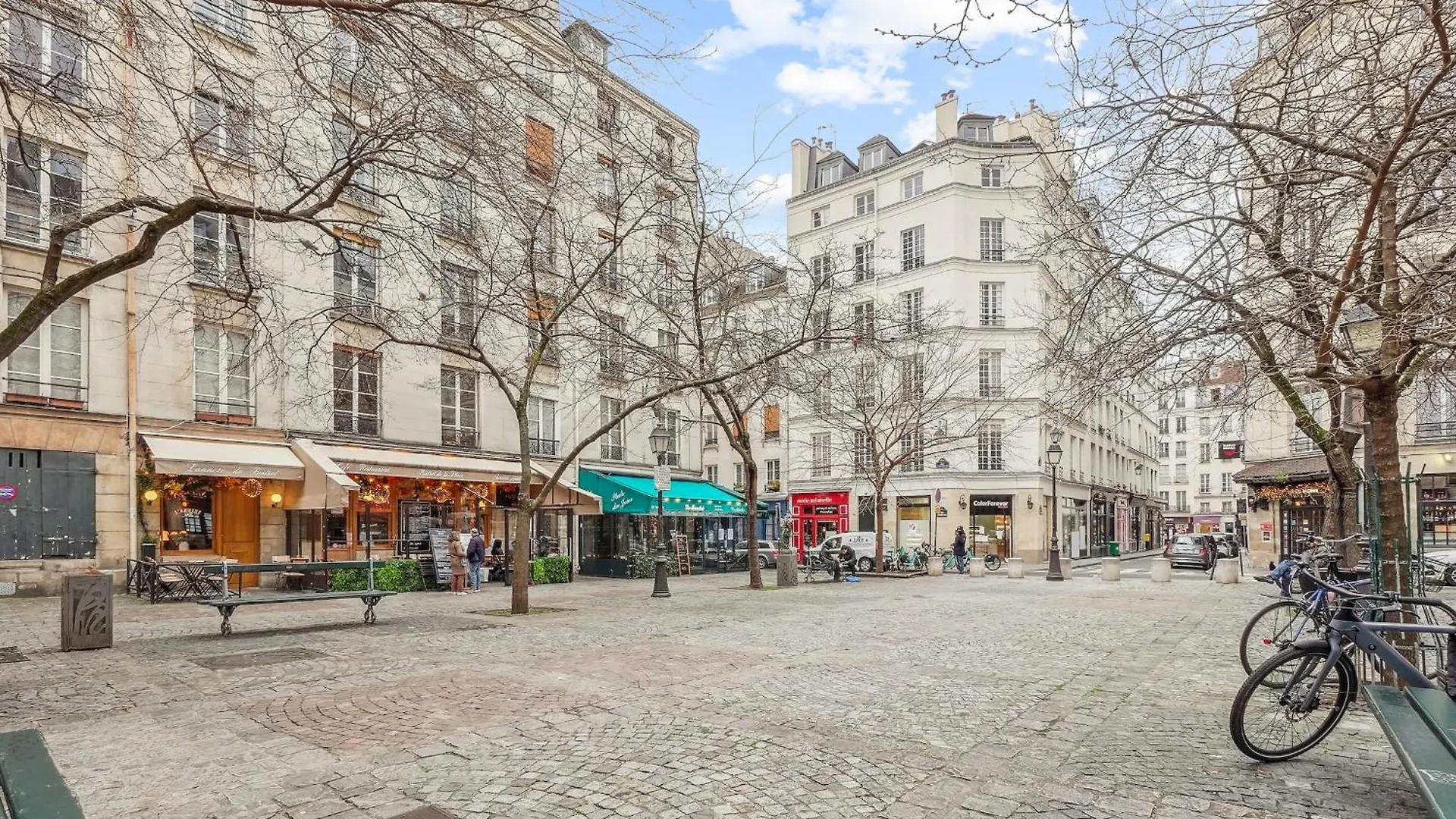 Place Des Vosges & Le Marais - Cityapartmentstay Paris Apartment