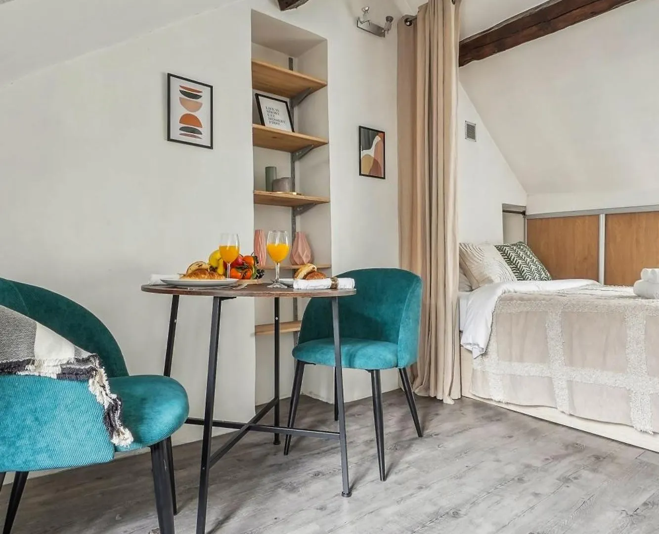 Apartment Place Des Vosges & Le Marais - Cityapartmentstay Paris France