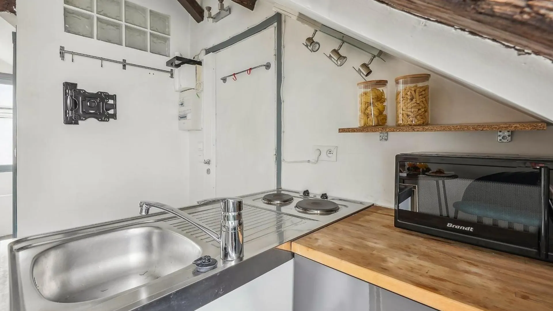 Place Des Vosges & Le Marais - Cityapartmentstay Paris