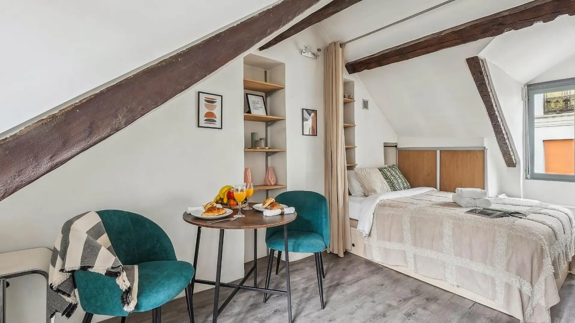 Place Des Vosges & Le Marais - Cityapartmentstay Paris Apartment